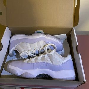 Low pressure violet purple retro 11s , wore twice